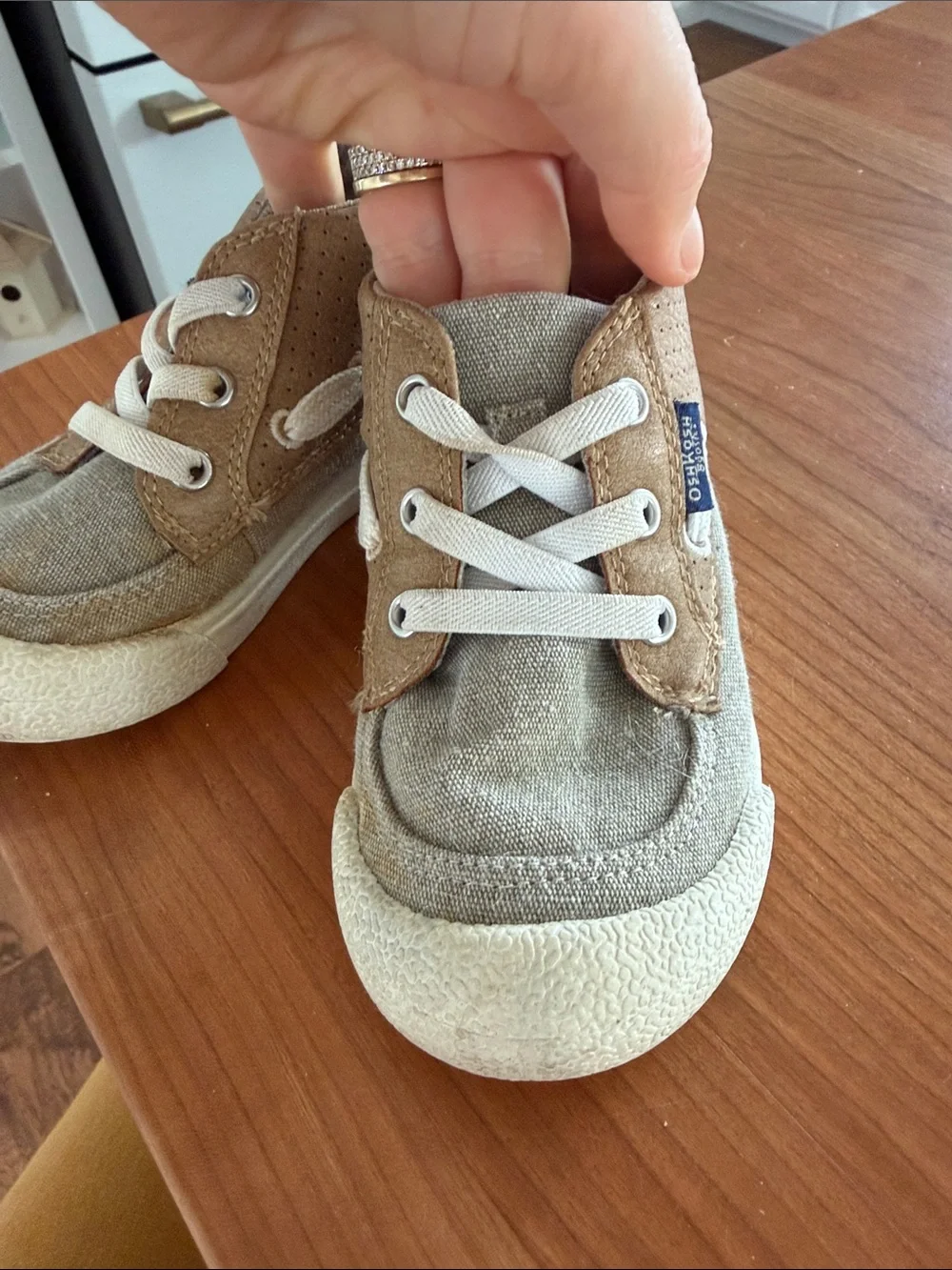Oshkosh shoes size 8